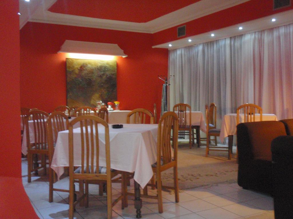 Hotel Aldi Pristina Restaurante foto