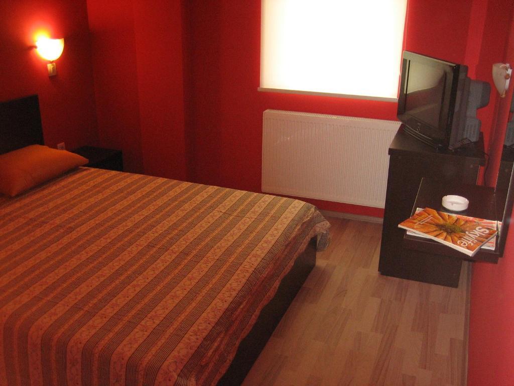 Hotel Aldi Pristina Quarto foto